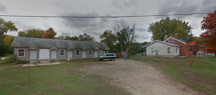 Pines Motel - 2013 Street View (newer photo)